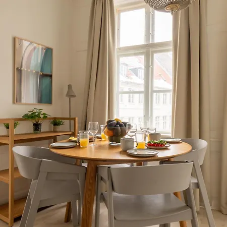 Comfortable 2br For 6 Near Tivoli & Center * Kopenhagen