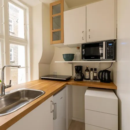 Comfortable 2br For 6 Near Tivoli & Center 아파트 *